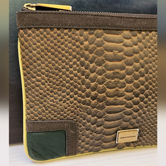 JUICY COUTURE VINTAGE CLUTCH EUC
